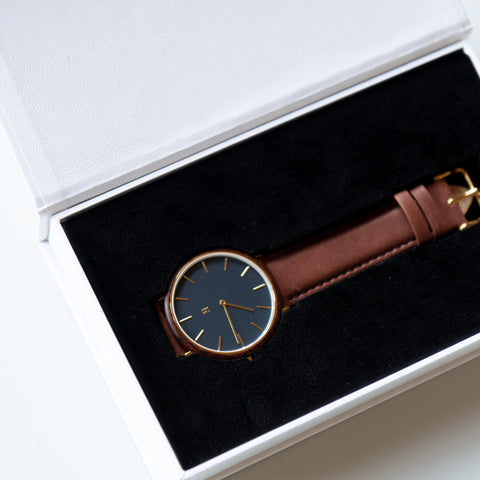 Powder Dark Oak vægur – Ø28/Ø38 cm