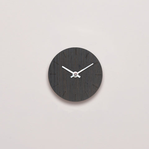 Dark Oak vægur - Ø12cm