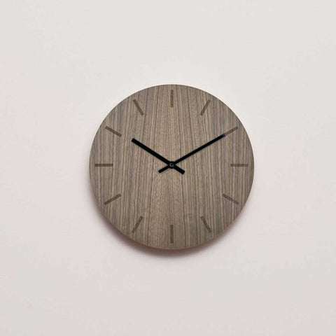 Walnut vægur – Ø28/Ø38 cm