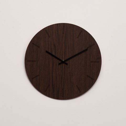 Dark Oak vægur – Ø28/Ø38 cm