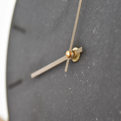 Zoomet miljøbillede af vores gunpowder model med guldvisere